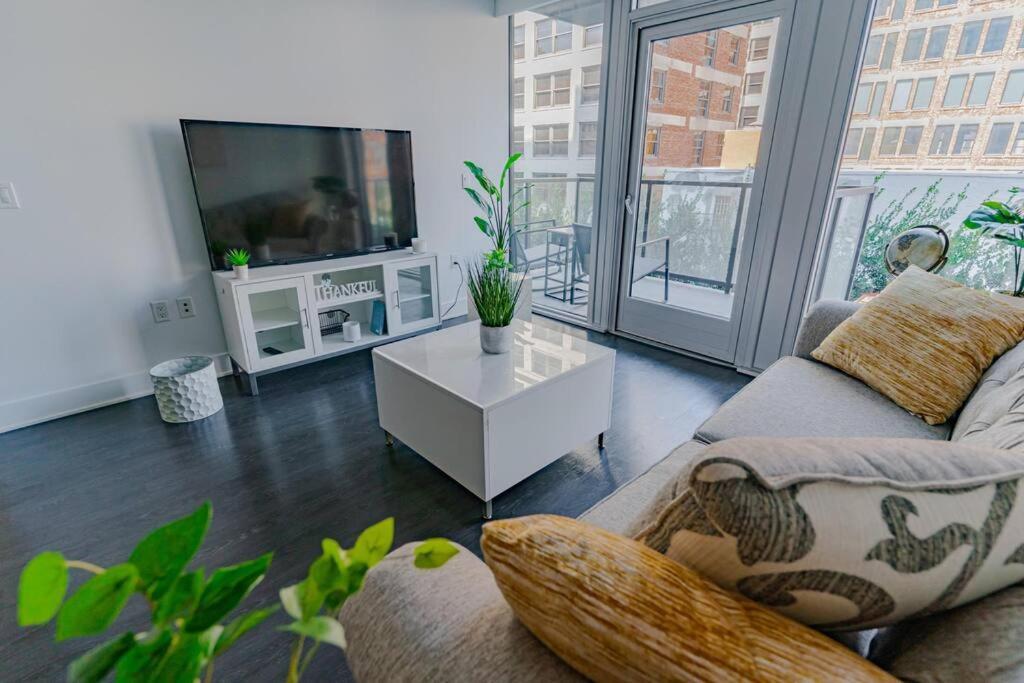 Downtown Paradise Escape With 2 Pools / Hot Tubs Apartment Los Angeles Luaran gambar